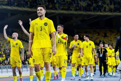 Kehadiran pemain berdarah warisan seperti Facundo Garces (depan) masih dipertikaikan beberapa pihak di luar negara. FOTO: Malaysia NT