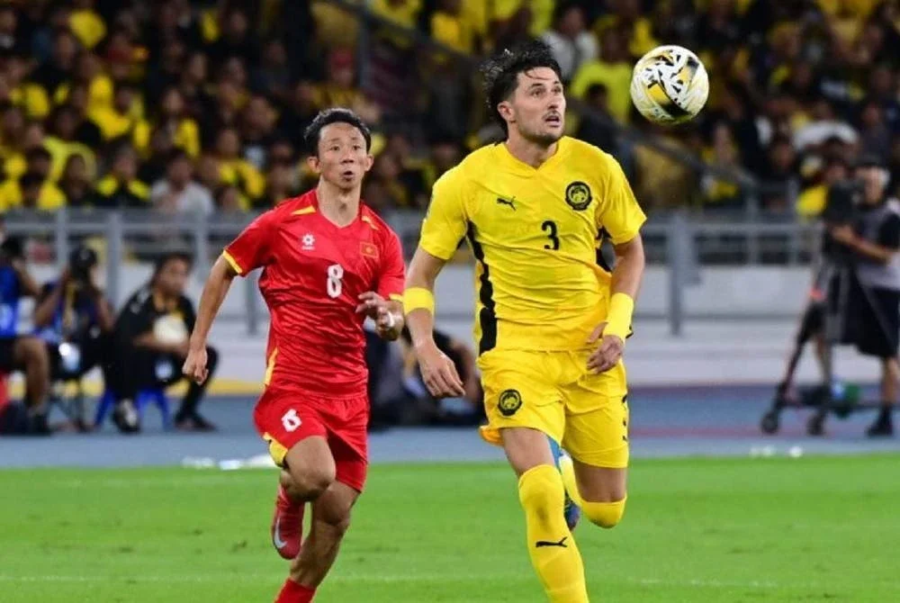 Garces (kanan) antara pemain yang dihukum oleh FIFA.