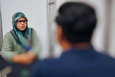 Ahmad Albab (bukan nama sebenar) ketika menceritakan pengalamannya diperdaya scam melalui panggilan telefon.