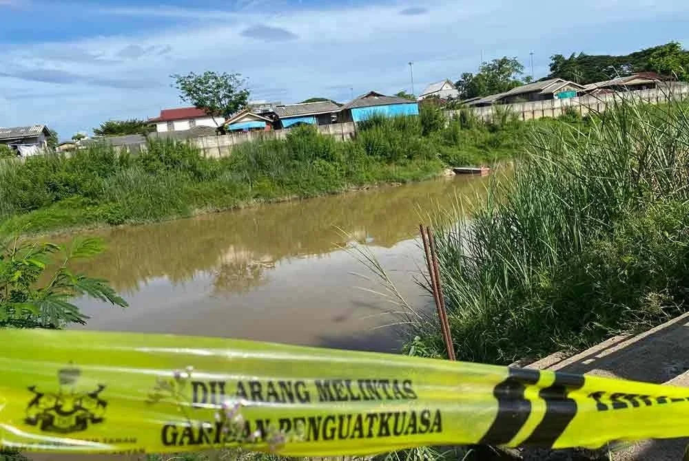 PTG Kelantan akan berunding terlebih dahulu dengan pemilik sebelum melakukan kerja-kerja merobohkan pangkalan haram yang dibina diatas tanah persendirian.
Foto:SINAR HARIAN /HAZELEN LIANA KAMARUDIN