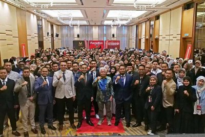 Lebih 162 pengasas syarikat dari seluruh negara berhimpun pada APEX BUSINESS SUMMIT IX anjuran Funnelevo Group of Companies