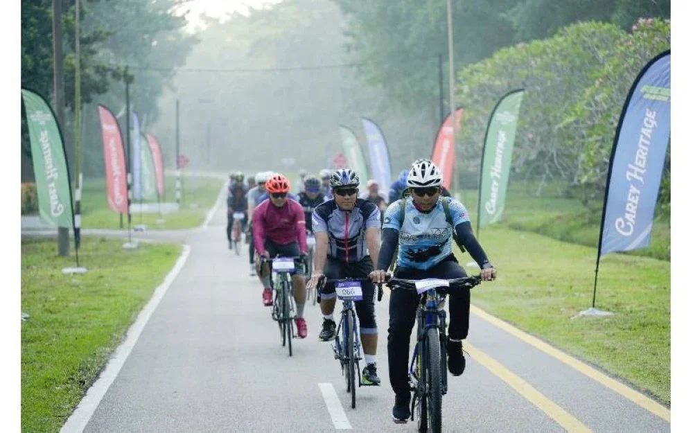 Sebahagian peserta memulakan kayuhan pada Carey Heritage Ride 2025.