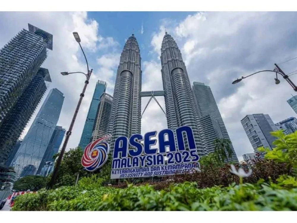 Kuala Lumpur bukan sahaja menjadi tuan rumah kepada salah satu Sidang Kemuncak ASEAN paling padat dalam ingatan, tetapi melakukannya pada detik penting dalam sejarah.