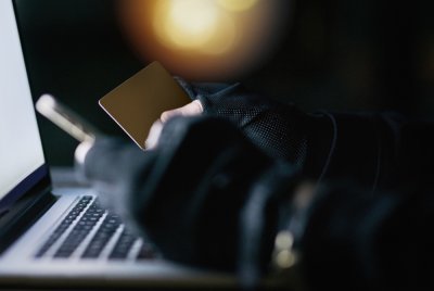 Polis diberitahu ada pengguna mempunyai lebih daripada lima kad sim nombor telefon. - Gambar hiasan