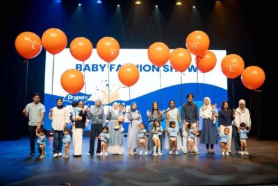 Pameran mesra keluarga turut menampilkan acara fesyen bayi Drypantz di Petaling Jaya Performing Arts Centre, Kuala Lumpur, Isnin lalu. Foto ihsan Drypers