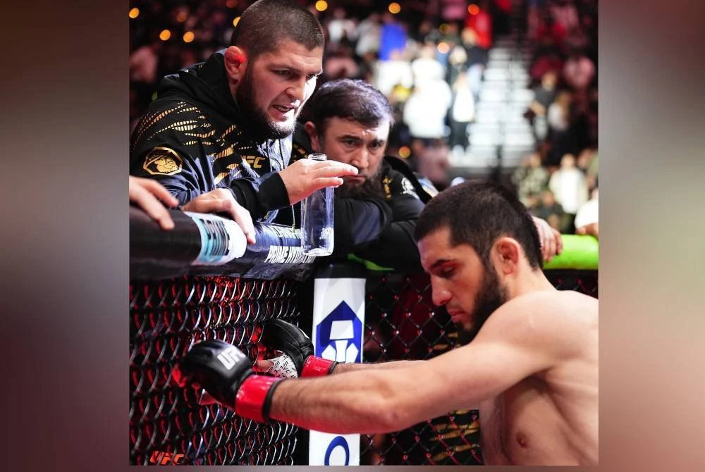 Islam (kanan) dilihat berpotensi merampas kejuaraan welterweight daripada Jack Della Maddalena di UFC 322.