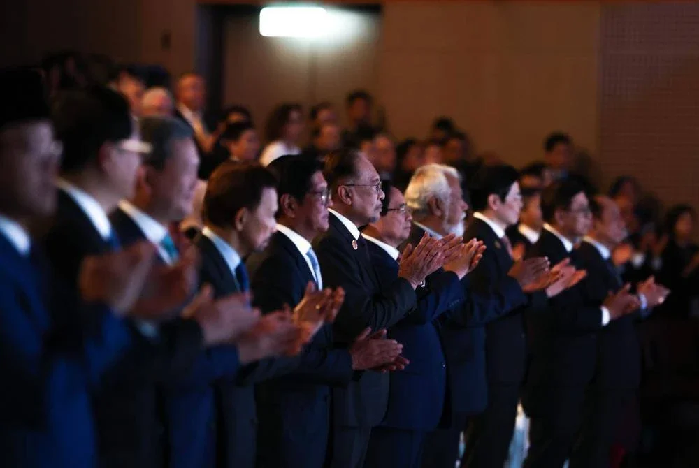 Perdana Menteri Datuk Seri Anwar Ibrahim ketika majlis penutup Sidang Kemuncak ASEAN ke-47 dan Sidang Kemuncak Berkaitan di Pusat Konvensyen Kuala Lumpur (KLCC) baru-baru ini. Foto Bernama