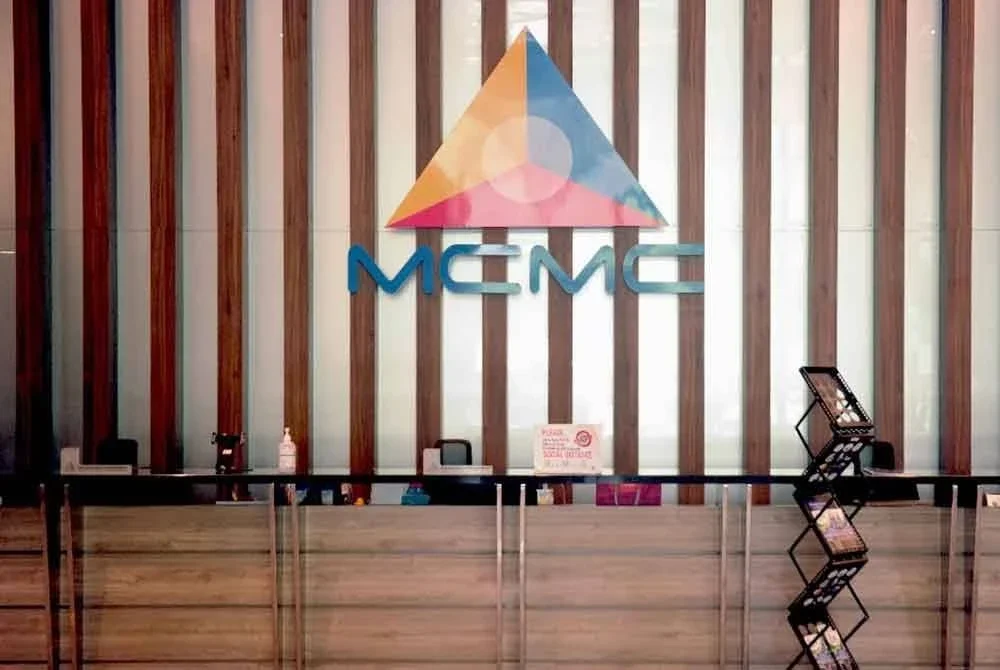 MCMC peroleh injunksi bagi menghalang dua saluran itu menyiarkan kandungan yang boleh jejaskan keyakinan masyarakat terhadap institusi awam. - Foto hiasan