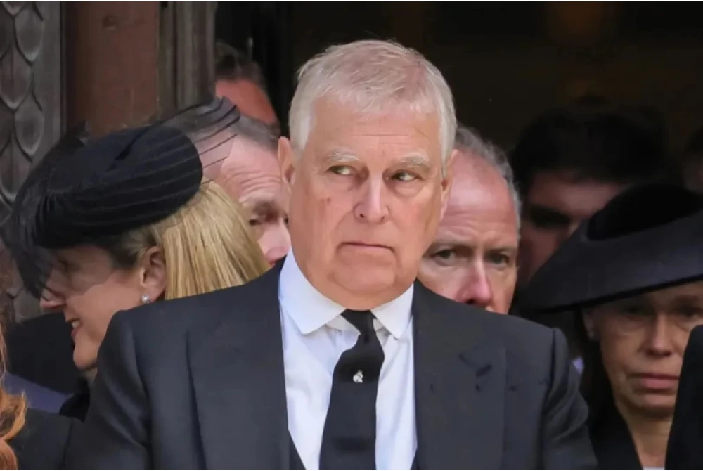 Putera Andrew kini akan dikenali sebagai Andrew Mountbatten Windsor - Foto: Agensi