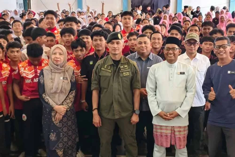 Mohd Shuhaily ketika hadir pada Program Benteng Persada: Dari Sempadan ke Sekolah di SMK Arshad, Kota Belud.