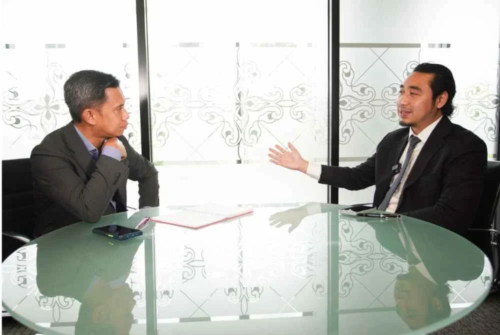 Wan Ahmad Fayhsal ketika Pogram Interviu bertajuk Bersatu Berpecah?: Apa Kata Fayhsal, Faisal yang disiar secara langsung di semua platform Sinar Harian pada malam Jumaat.