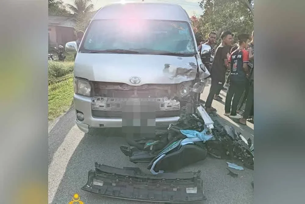 Keadaan van dan motosikal selepas terlibat kemalangan.