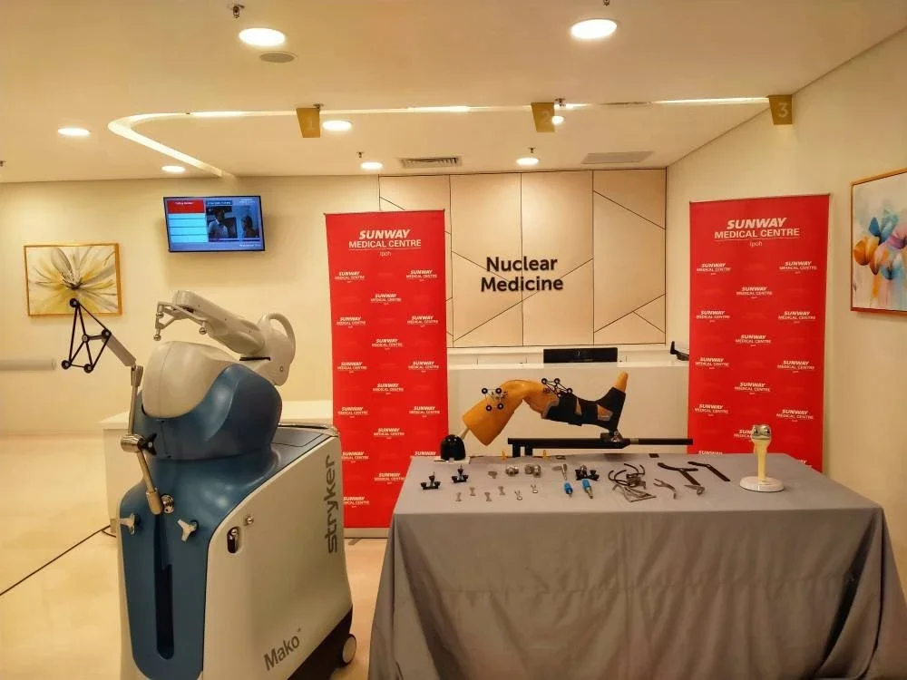 Sistem Surgical Robotic Arm Surgery iaitu teknologi terkini bagi pembedahan penggantian lutut serta pinggul secara robotik antara kemudahan canggih disediakan di SMC Ipoh.