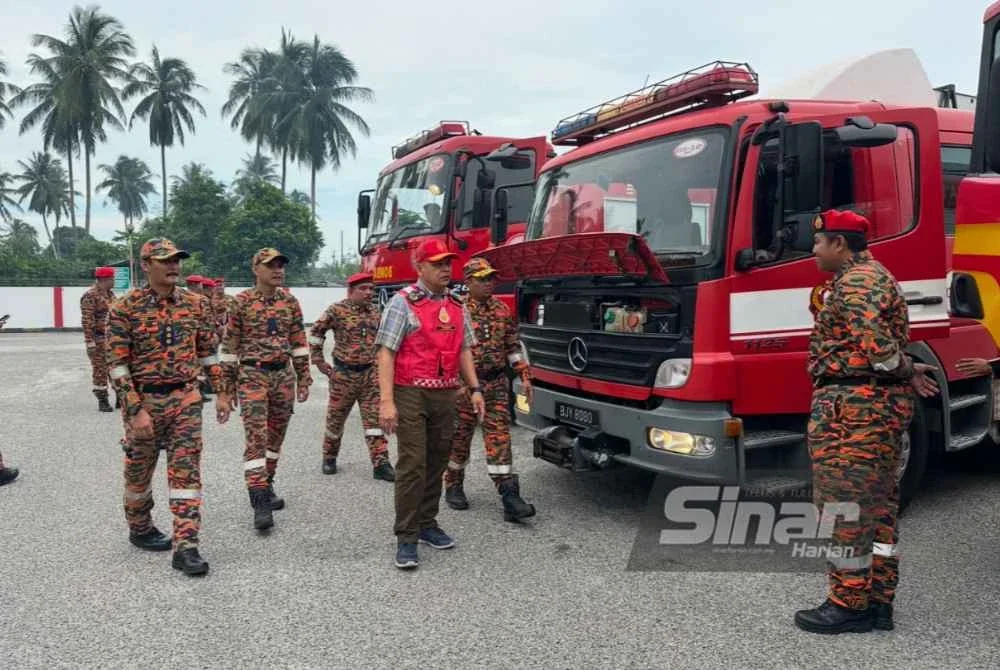 Aset-aset darat termasuk jentera berat dipastikan bersedia.