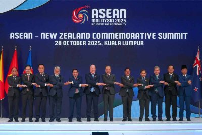 Sidang Kemuncak ASEAN ke-47 yang berlangsung di Kuala Lumpur pada 26 hingga 28 Oktober lalu melakar sejarah sebagai perhimpunan
diplomatik terbesar bagi rantau ini. Gambar hiasan