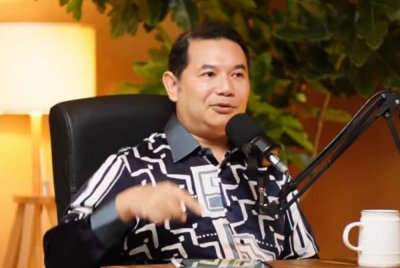 Rafizi dalam siaran langsung audio siar Yang Berhenti Menteri di platform YouTube pada Sabtu.