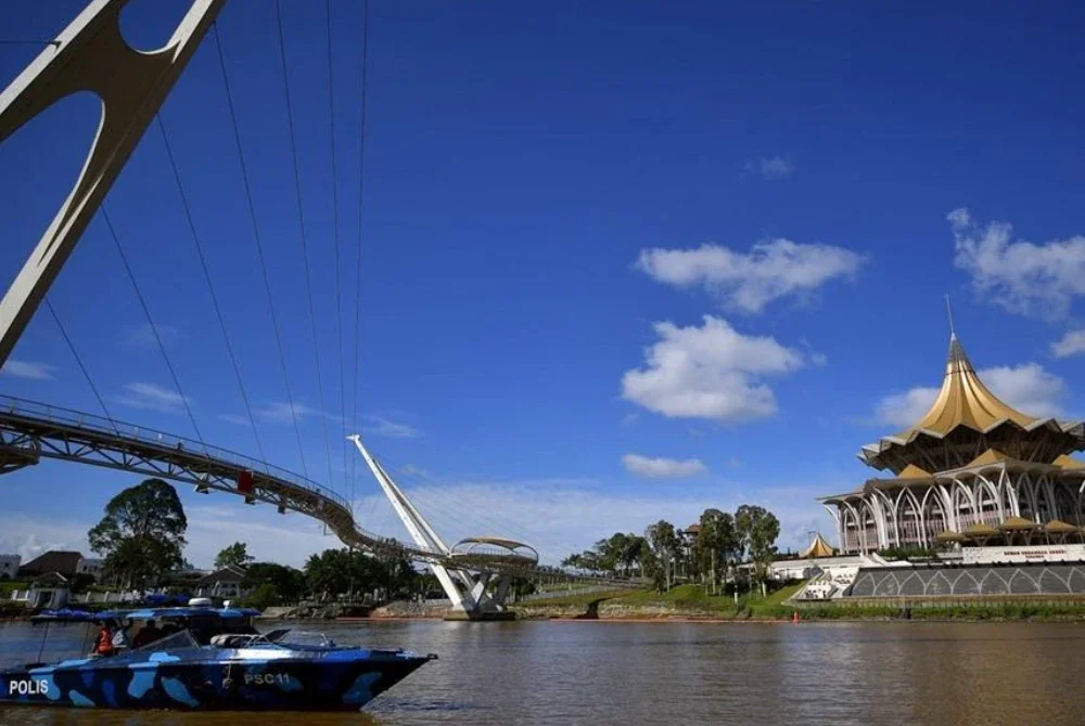 Abang Johari tegas REE mesti diproses dalam negeri, mahu Sarawak panjat tangga ekonomi lebih tinggi melalui teknologi dan penyelidikan. - Gambar hiasan