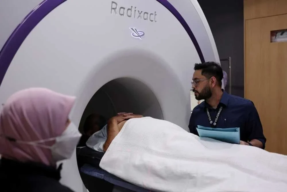 Peningkatan kes kanser dunia bukan sekadar isu kesihatan tetapi refleksi kepada sistem sosial dan ekonomi yang masih gagal berlaku adil terhadap mereka yang paling memerlukan - Gambar fail Bernama