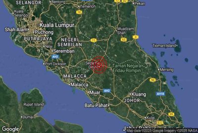 Menurut MetMalaysia, gempa itu berukuran magnitud 2.7 pada skala Richter dengan kedalaman 10 kilometer.