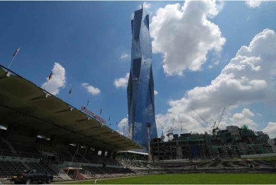 Menara Merdeka 118 secara rasminya diiktiraf sebagai Bangunan Tinggi Terbaik (300 meter ke atas) oleh Council on Vertical Urbanism (CVU). Foto Bernama