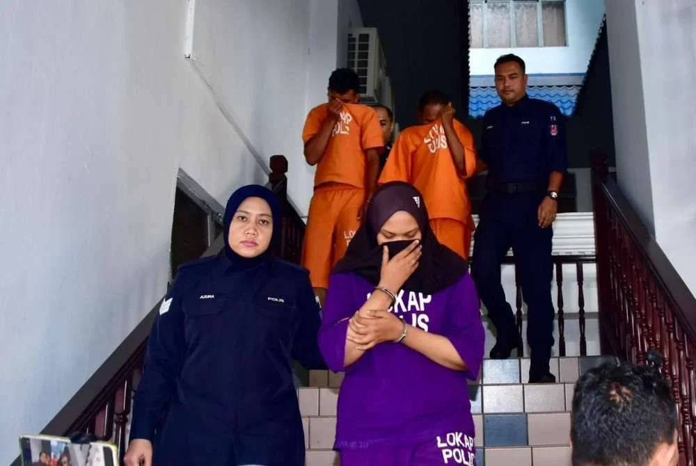 Suspek dibawa ke Mahkamah Majistret untuk permohonan reman bagi membantu siasatan berhubung kes dera terhadap anak angkat berusia sembilan tahun.