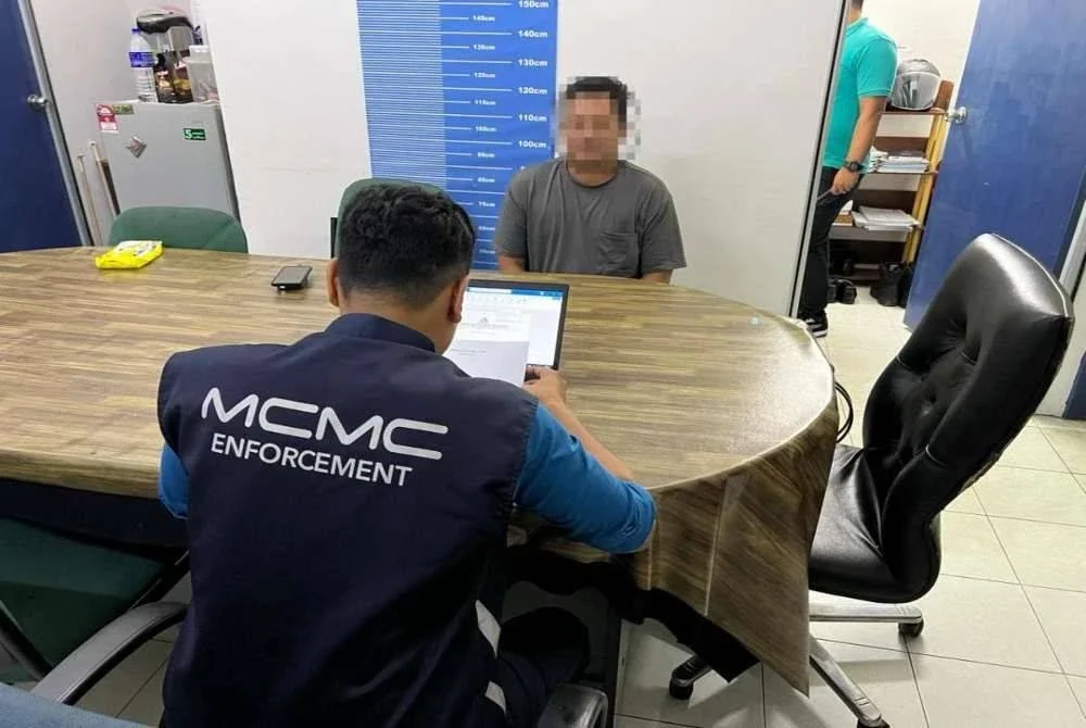 Individu disyaki dipanggil bagi membantu siasatan dan keterangannya dirakam di IPD Alor Gajah, Melaka.