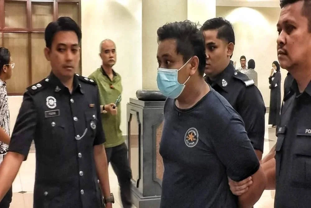 Seorang penganggur mengaku bersalah di Mahkamah Sesyen Kuantan pada Khamis atas pertuduhan menikam seorang pekebun sehingga mengalami kecederaan parah pada minggu lalu. Foto Sinar Harian.