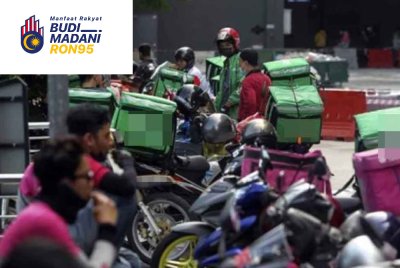 P-hailing berdepan cabaran sama seperti e-hailing termasuk kos bahan api dan penyelenggaraan motosikal. Gambar hiasan