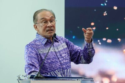 Perdana Menteri Datuk Seri Anwar Ibrahim menyampaikan ucapan pada Majlis Peluncuran Malaysia Semiconductor IC Design Park 2 di Coplace 9 Cyberjaya pada Khamis. Foto Bernama
--fotoBERNAMA (2025) HAK CIPTA TERPELIHARA