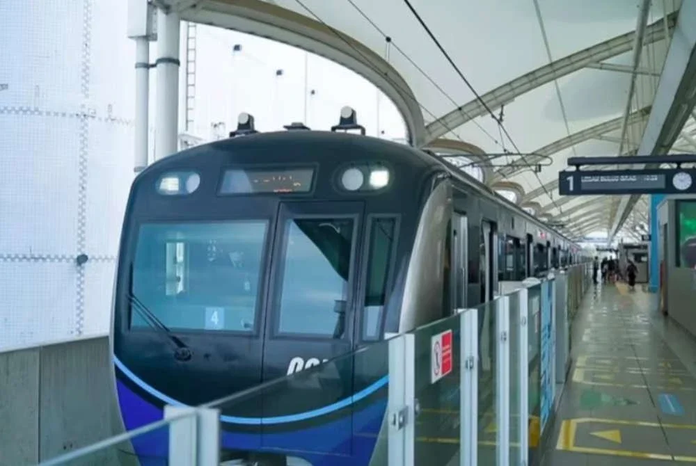 Pekerja sektor swasta di Jakarta dengan pendapatan di bawah 6.2 juta rupiah sebulan boleh menikmati perkhidmatan awam secara percuma. Gambar hiasan