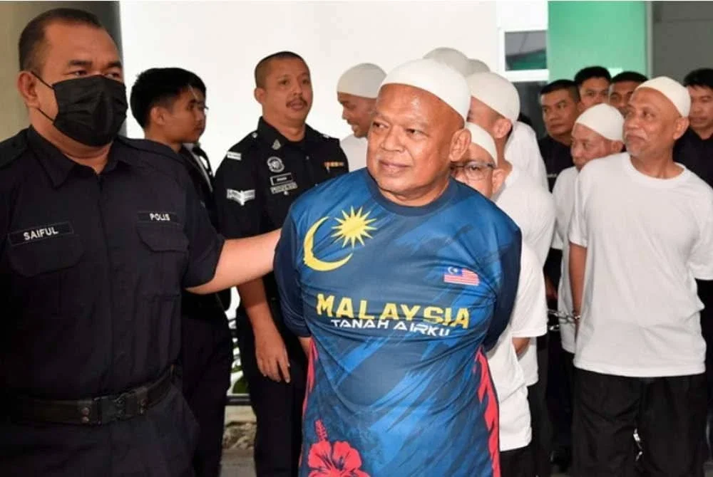 CEO GISBH dan 12 individu lain dihukum penjara 15 bulan oleh Mahkamah Tinggi kerana menjadi ahli kumpulan menyalahi undang-undang, lima tahun lalu.