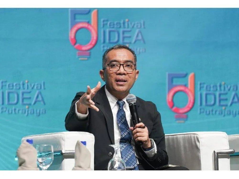 PROFESOR BRIAN YULIARTO