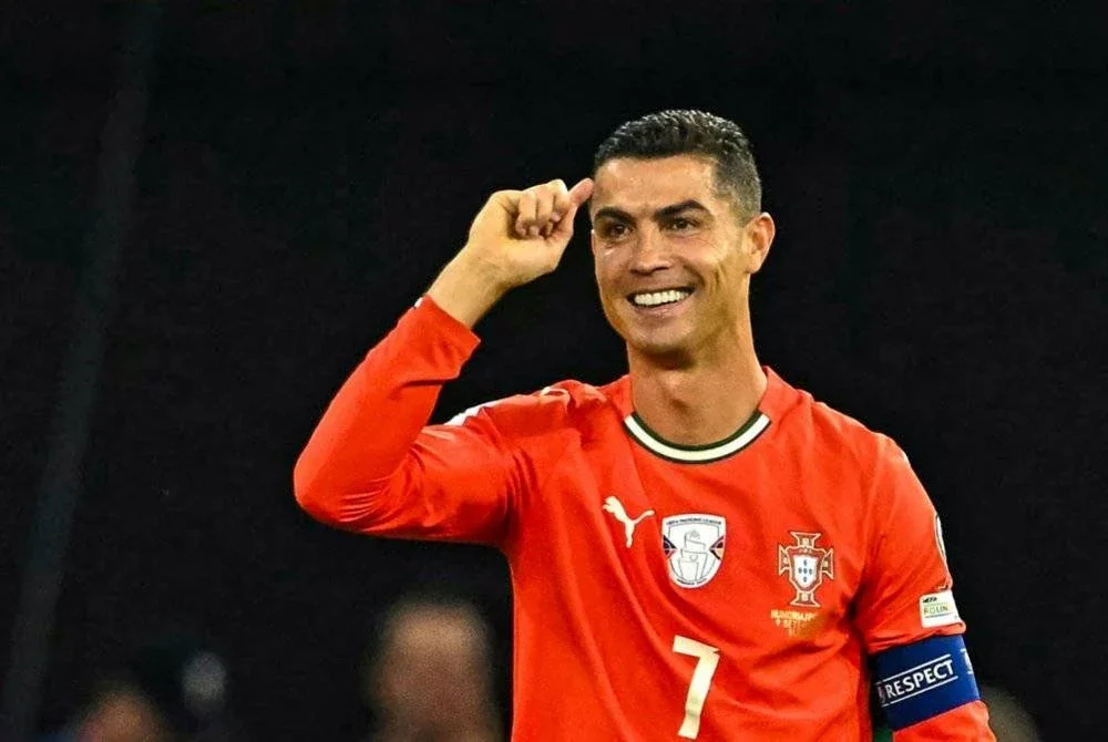 Bintang bola sepak Cristiano Ronaldo percaya beliau lebih terkenal daripada Presiden Amerika Syarikat, Donald Trump. Foto AFP