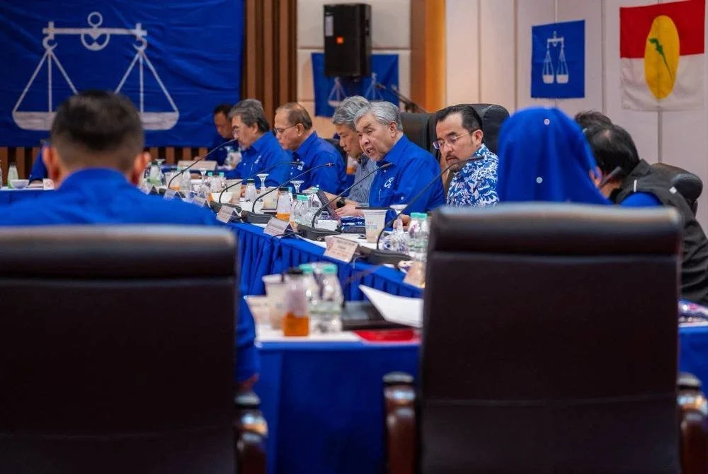 Mesyuarat Dewan Tertinggi BN yang diadakan di Kota Kinabalu pada Sabtu. 