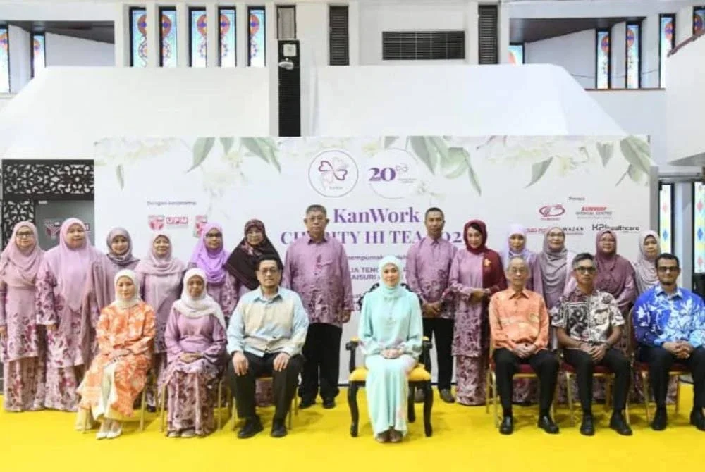 Tengku Permaisuri Selangor berkenan mencemar duli menghadiri Majlis KanWork Charity Hi-Tea 2025 di UPM pada Ahad.