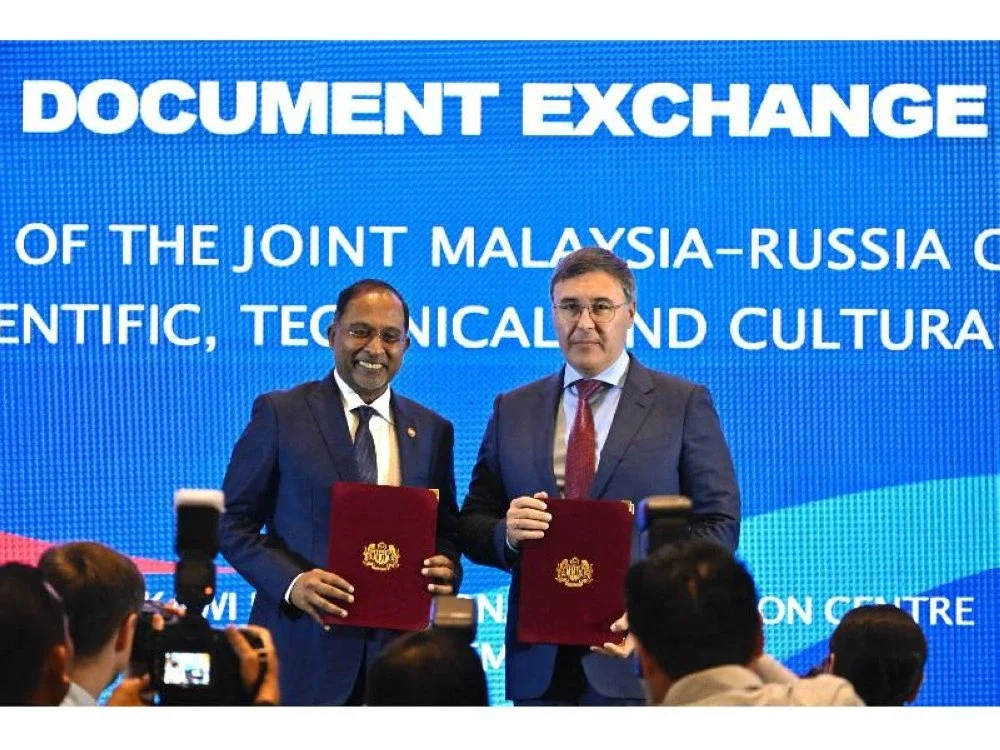 Majlis pertukaran dokumen antara Zambry dan Valery menjadi bukti komitmen kedua-dua negara untuk memperluas kerjasama akademik dan penyelidikan.