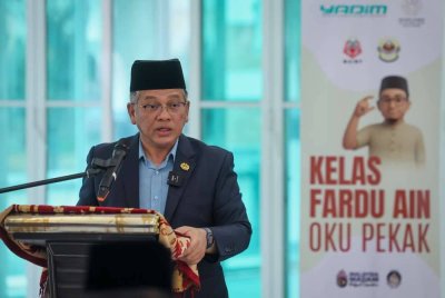 Mohd Na’im berucap pada majlis Perasmian Kelas KAFA Orang Kelainan Upaya OKU Pekak anjuran YADIM di Masjid Jamek Sultan Abdul Samad Kuala Lumpur. - Foto Bernama 