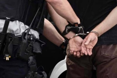 Kesemua suspek terdiri daripada tujuh lelaki dan empat wanita berusia antara 30 hingga 50-an itu ditahan di beberapa lokasi sekitar Lembah Klang. Gambar hiasan