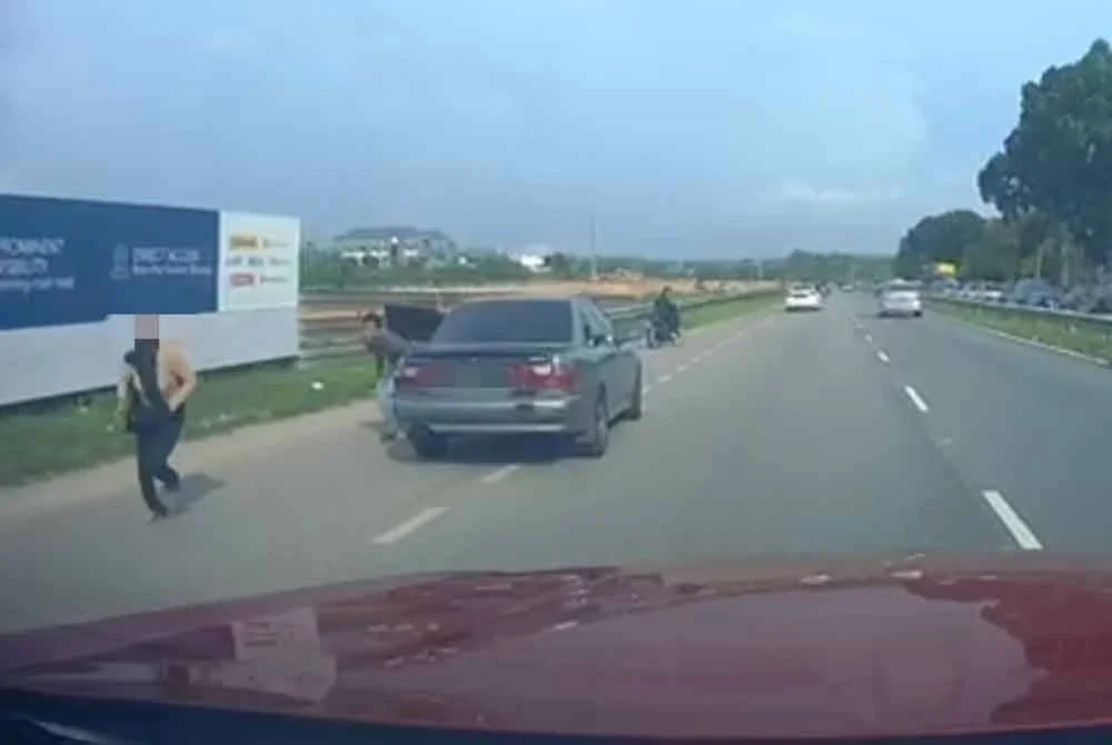 Mangsa dikesan terjun kerana dikatakan berlaku pergelutan dengan suami.