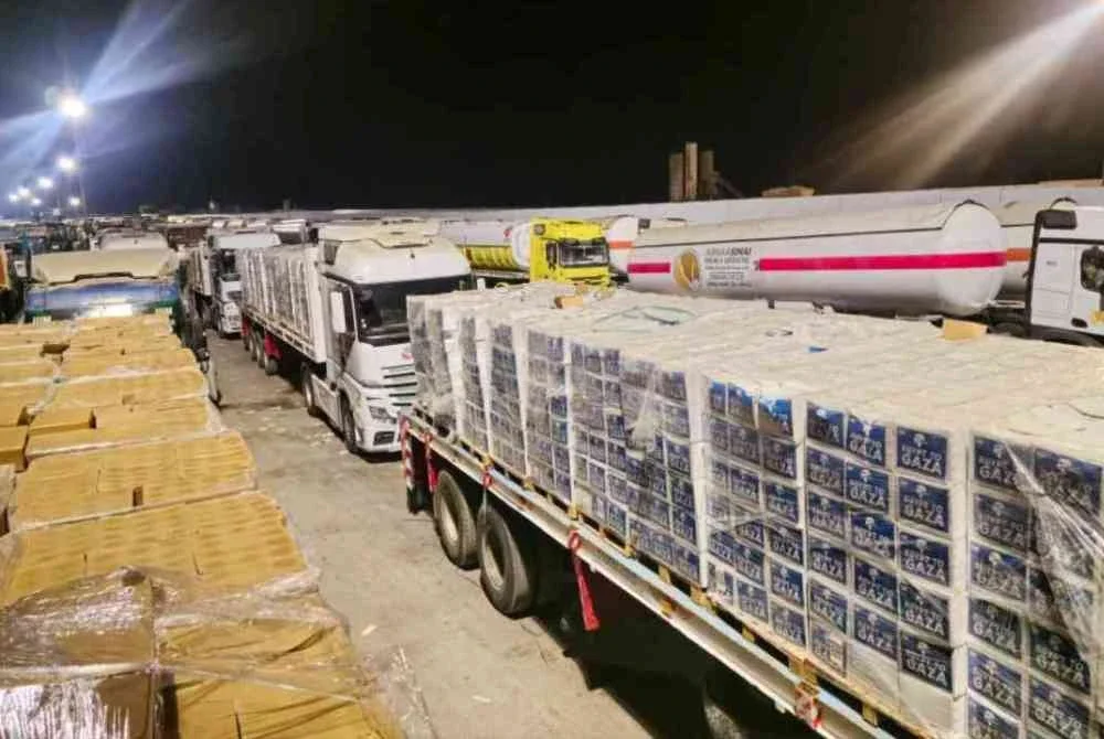 Dua buah trak membawa 1,600 guni tepung menerusi bantuan kemanusiaan yang dihantar MyCARE berjaya memasuki Gaza melalui sempadan Rafah dan diagihkan pada awal minggu lepas.