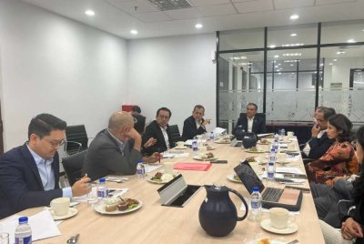 Syed Ibrahim (tengah) ketika Mesyuarat KRPPM - IGAR di bangunan Parlimen, Kuala Lumpur pada Rabu.