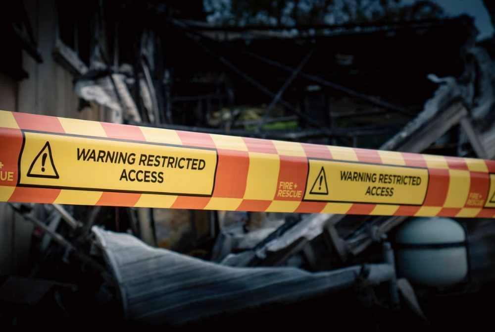 Seorang lelaki Iran membakar diri kerana gerai makanan keluarganya ditutup oleh pegawai kerajaan. Gambar hiasan