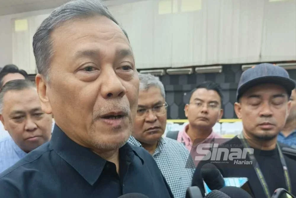 Ramlan ketika ditemui pemberita semasa meninjau Pusat Penamaan Calon di Dewan Sri Putatan pada Jumaat.