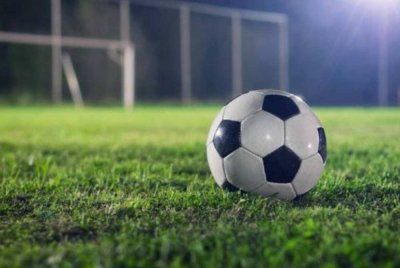 Pemain kena bijak, mencari peluang, ambil risiko dan menjaringkan gol. Foto hiasan