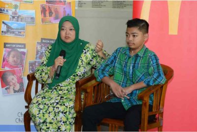 Nur Hazwani dan anaknya, Muhammad Aisy antara keluarga yang menerima manfaat penginapan di RMH HCTM-UKM.