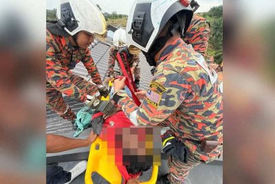 Mangsa maut disambar petir.