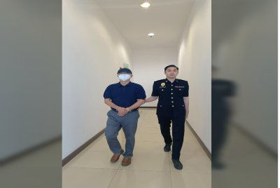 Ching Peng dibawa ke Mahkamah Sesyen Shah Alam pada Jumaat, bagi menghadapi dua kes salah guna harta syarikat berjumlah RM110,497.95.