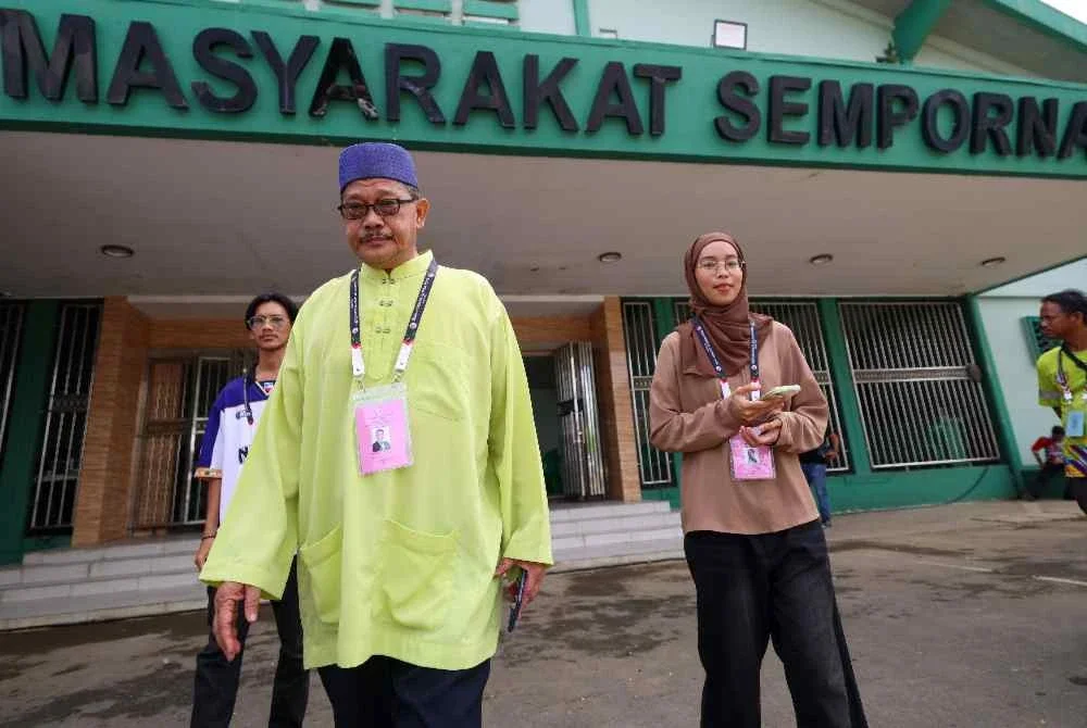 Ahmad Daud gagal menyerahkan borang pencalonan kerana tiba selepas jam 10 pagi di Pusat Penamaan Calon Dewan Arena Masyarakat Semporna pada Sabtu. Foto Bernama
