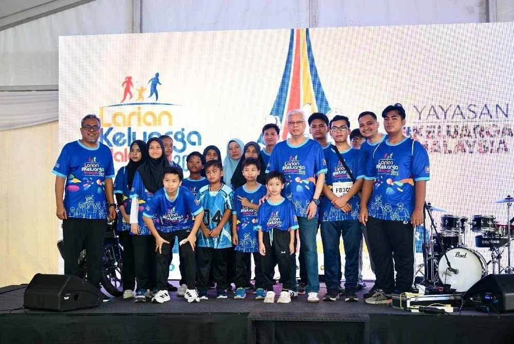 Ismail Sabri bersama peserta LKM.