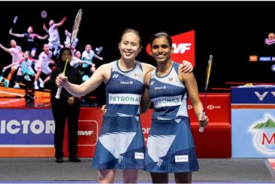 Pearly–Thinaah bakal berdepan Rin Iwanaga-Kie Nakanishi di pentas final.